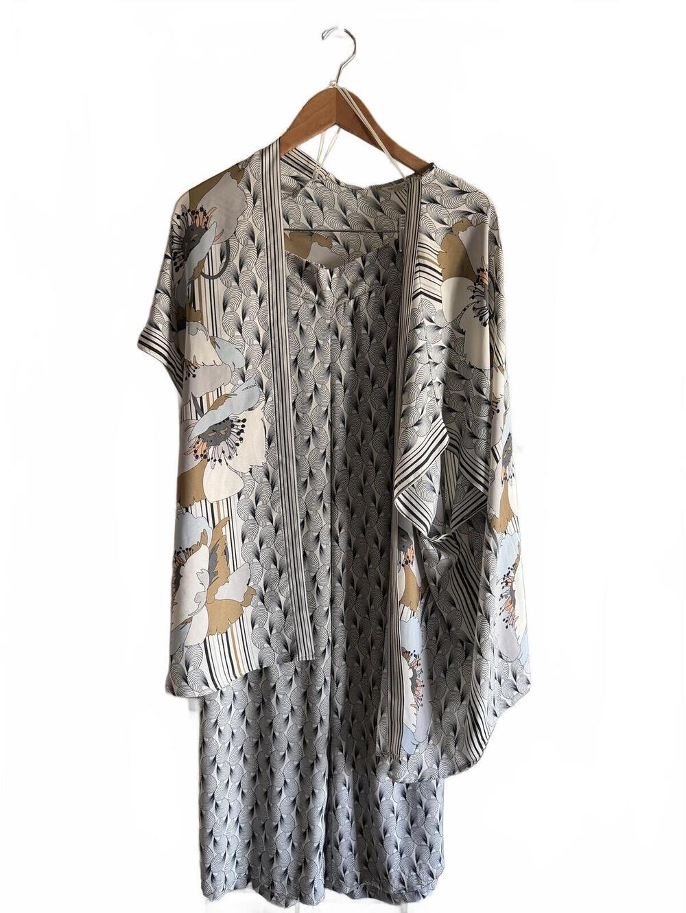 Flowy Light Matching Top and Pants Size Small